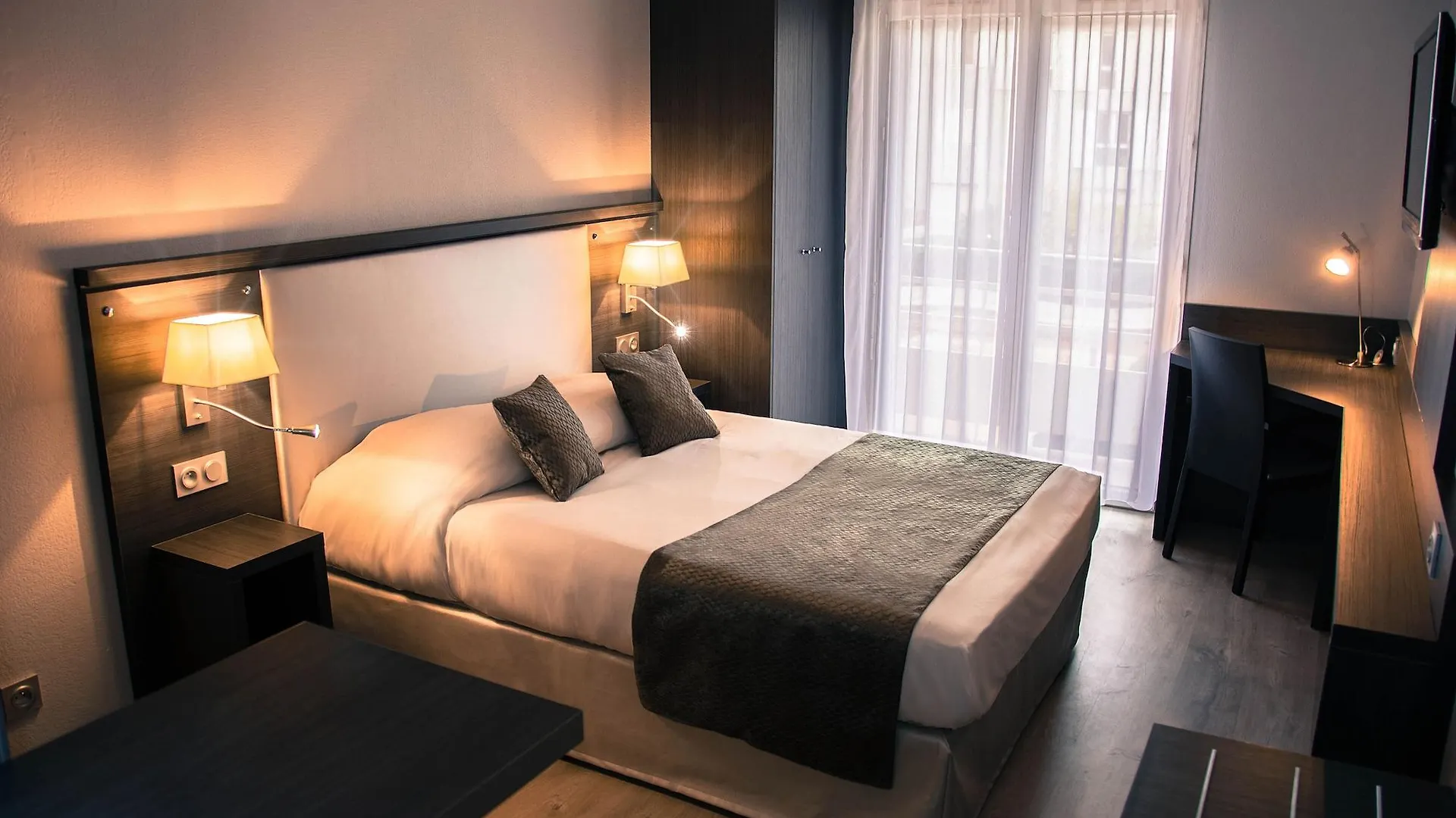 Sejours & Affaires Aix-En-Provence Mirabeau Aparthotel France