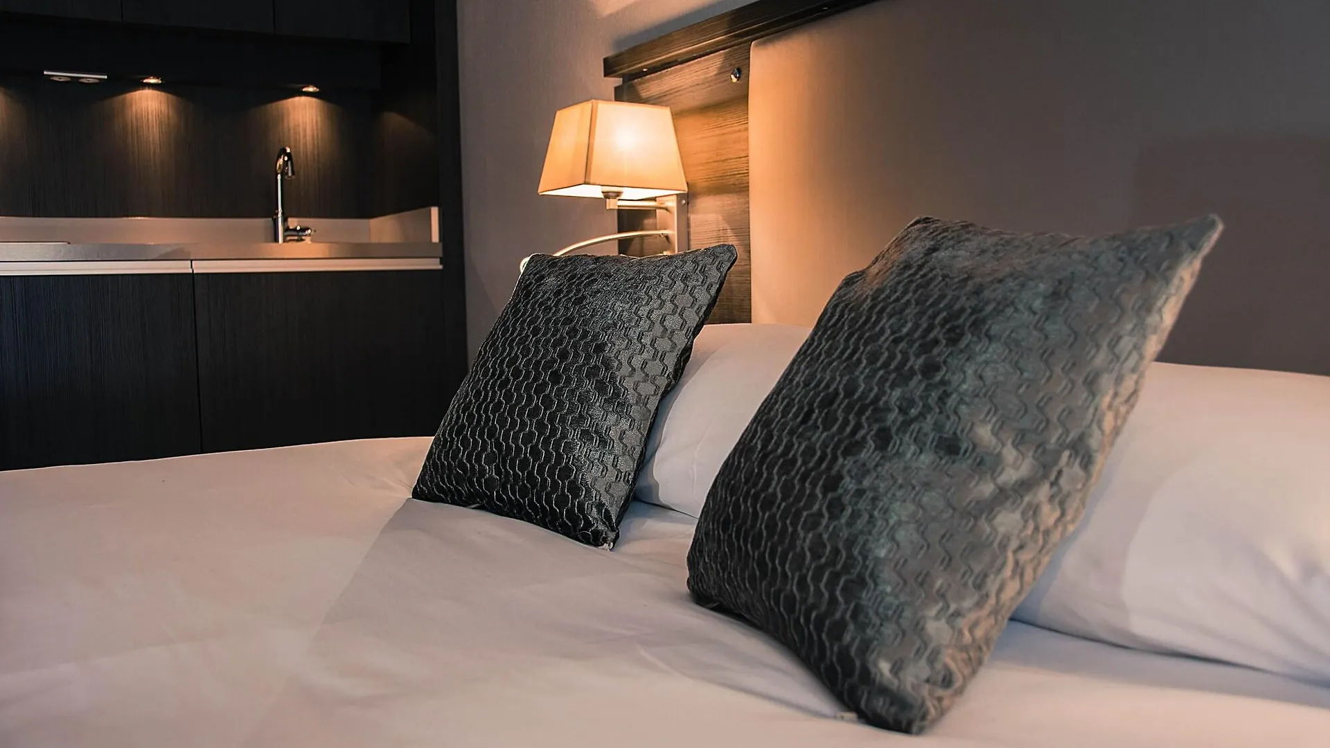 Sejours & Affaires Aix-En-Provence Mirabeau Aparthotel 2*,  France