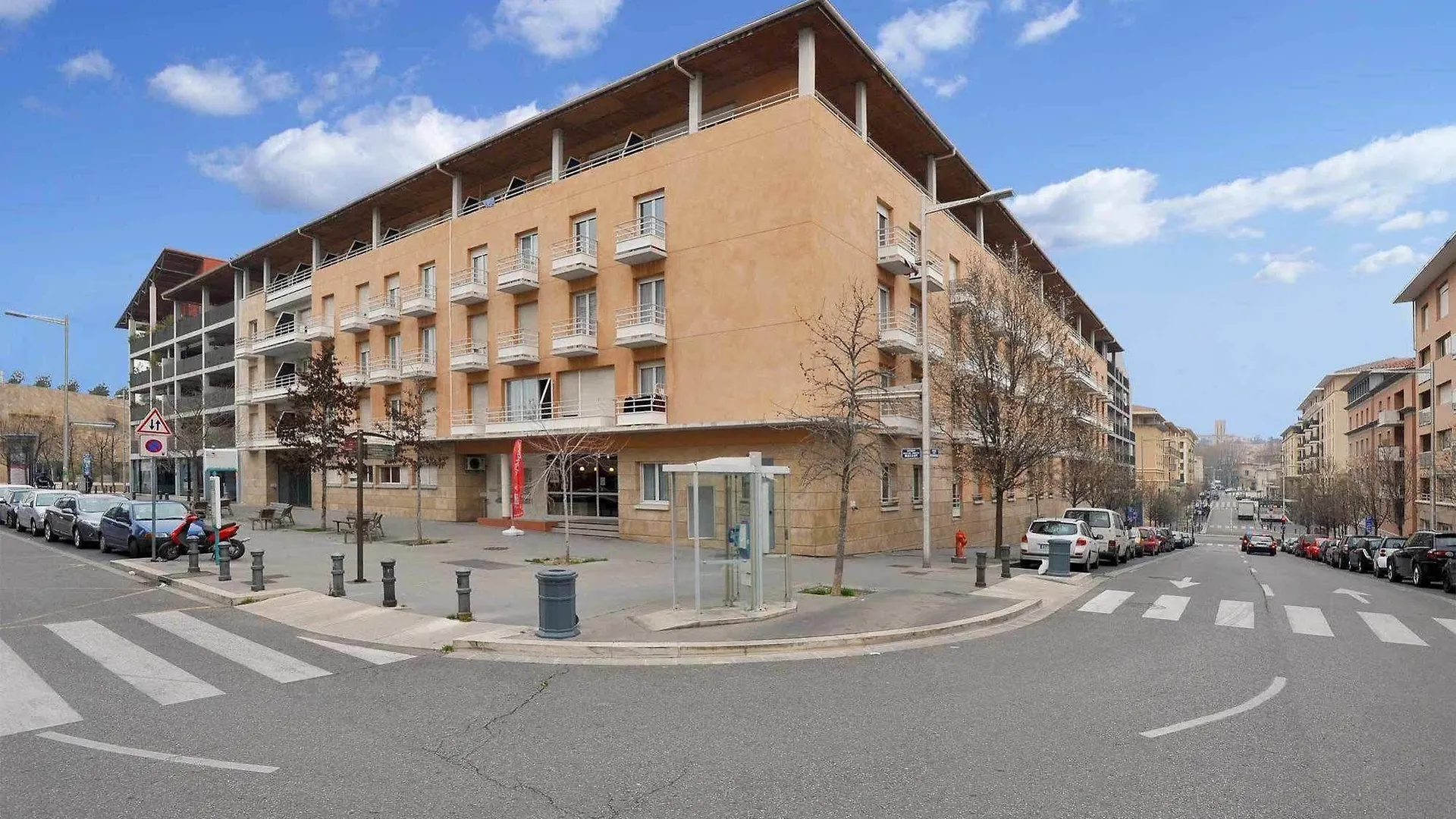 Sejours & Affaires Aix-En-Provence Mirabeau Aparthotel 2*,  France